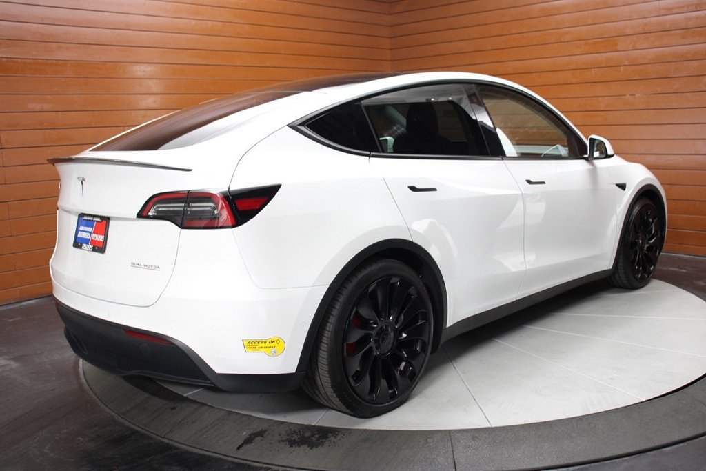 Used 2022 Tesla Model Y Performance AWD/4WD image 6