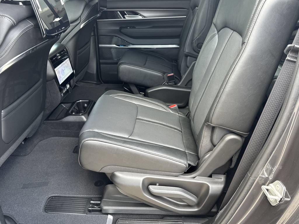 New 2026 Jeep Grand Wagoneer L Summit w/ Rear Seat Video Group I AWD/4WD image 24