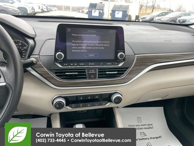 Used 2025 Nissan Altima 2.5 SV image 17