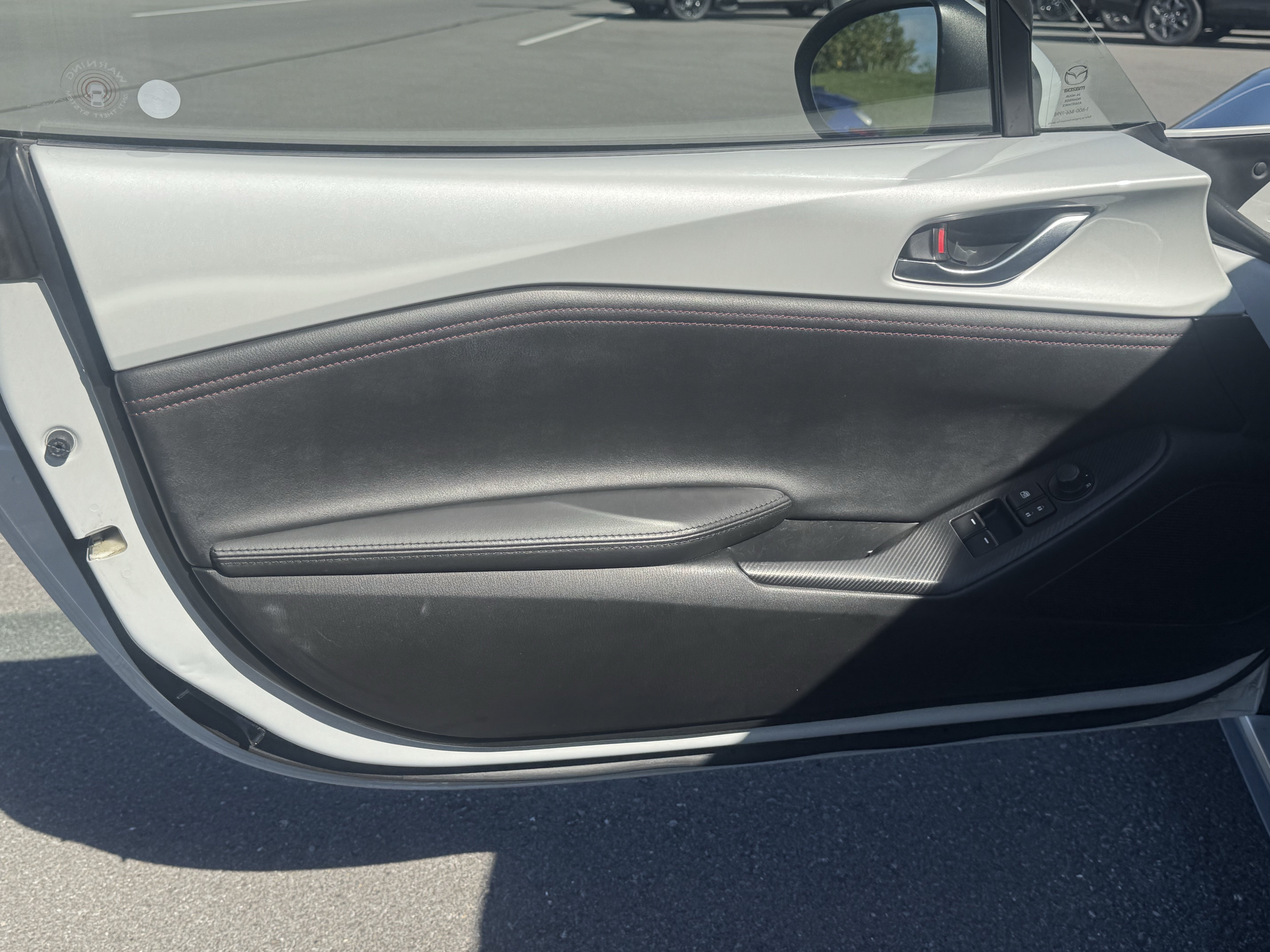 Used 2016 MAZDA MX-5 Miata Grand Touring RWD image 12
