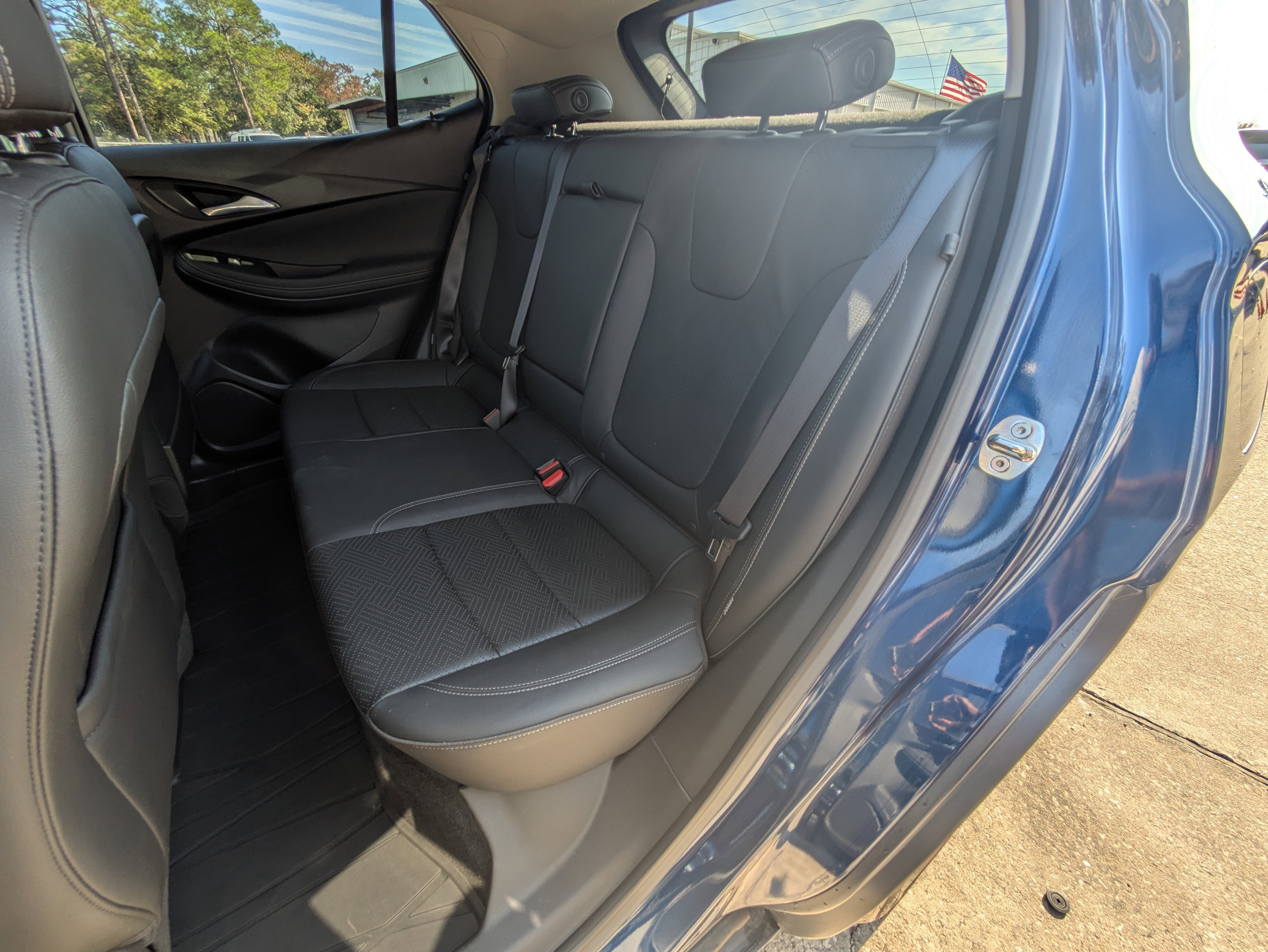 Used 2023 Buick Encore GX Essence w/ Experience Buick Package image 9