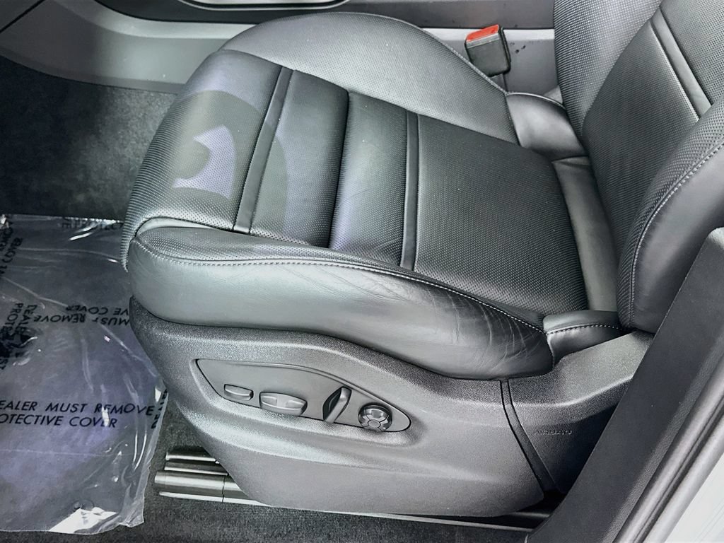 Certified 2023 Porsche Cayenne GTS AWD/4WD image 21