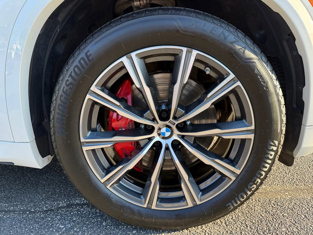 Certified 2022 BMW X5 xDrive40i w/ M Sport Package image 18