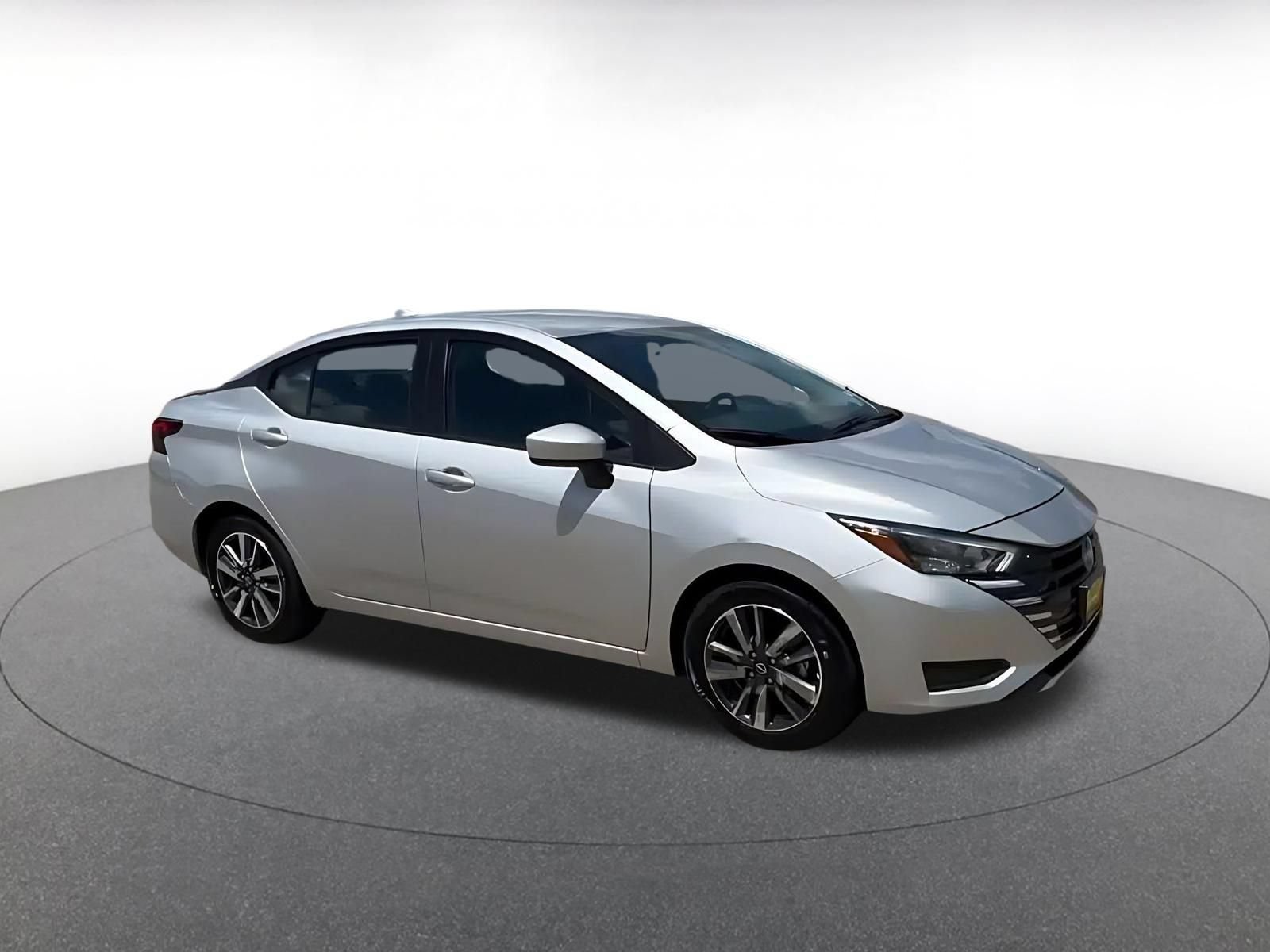 Used 2025 Nissan Versa SV FWD video 2