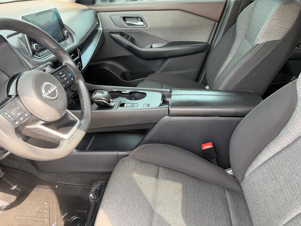 Used 2022 Nissan Rogue SV FWD image 9