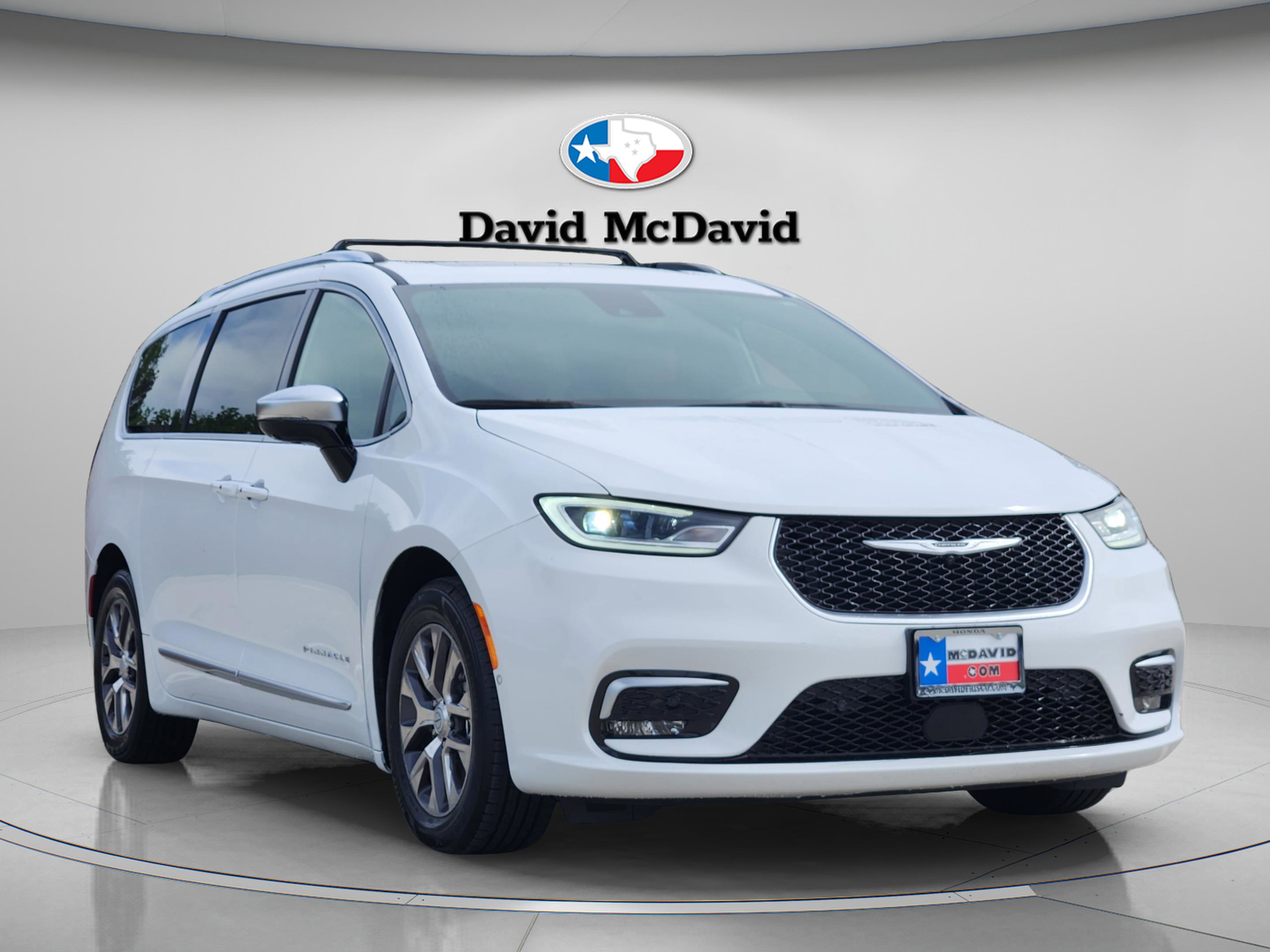 Used 2025 Chrysler Pacifica Pinnacle image 7