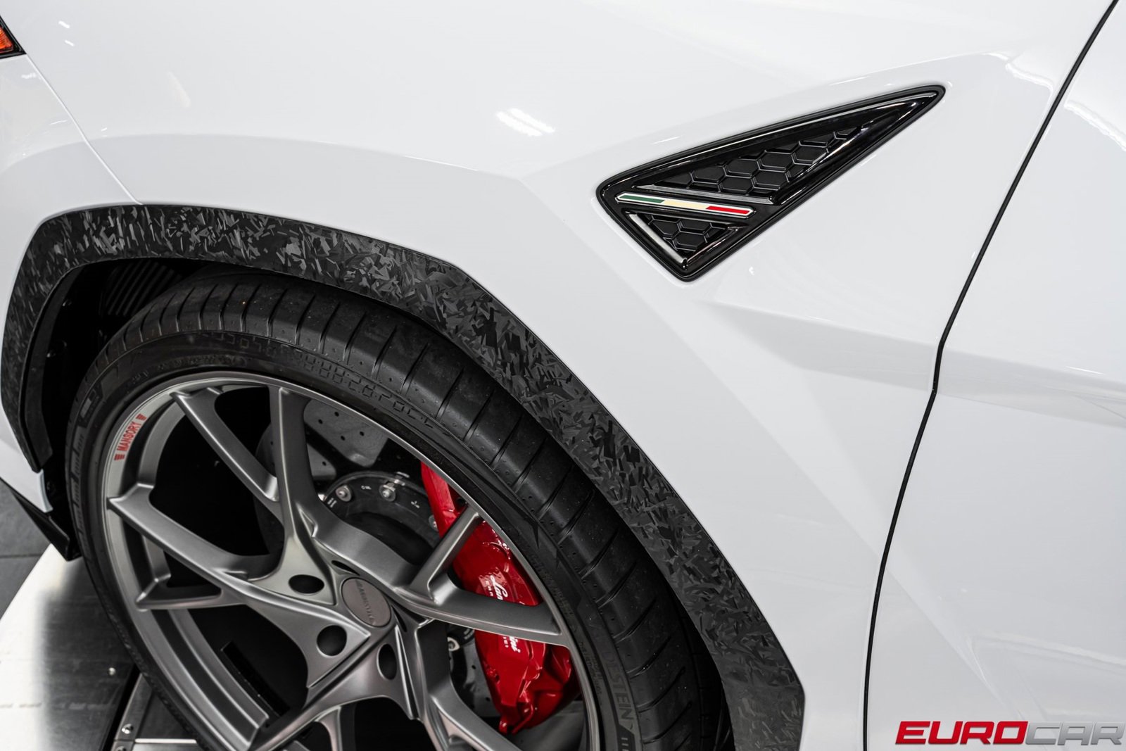 Used 2022 Lamborghini Urus image 13