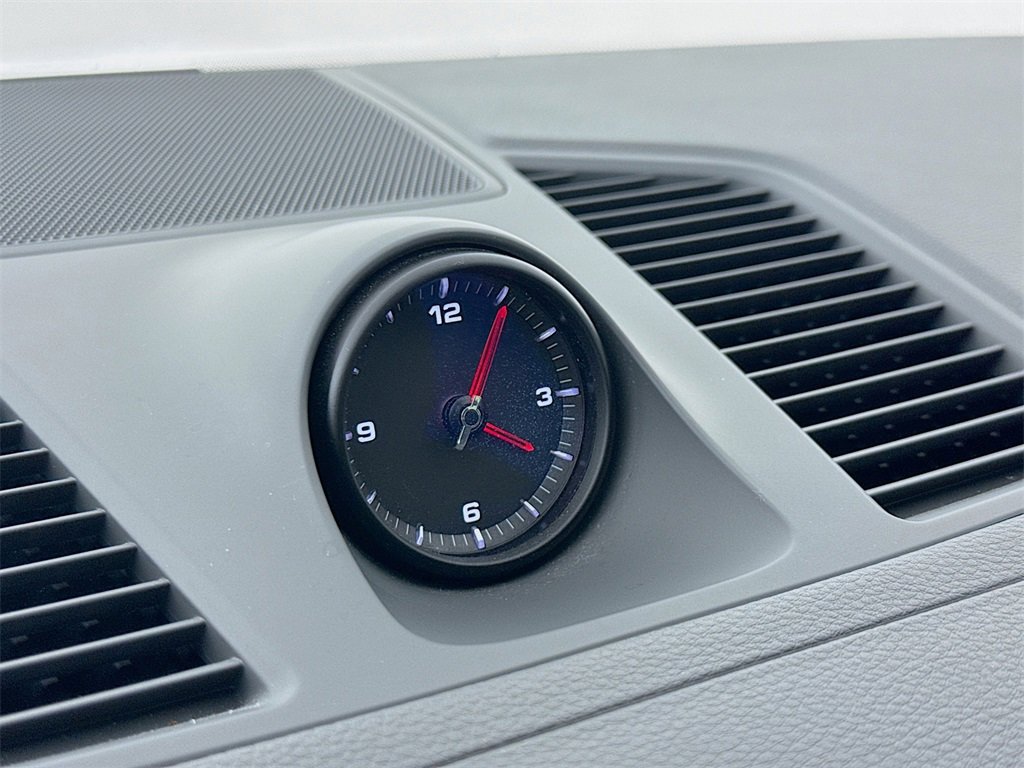 Certified 2023 Porsche Cayenne Platinum Edition image 17