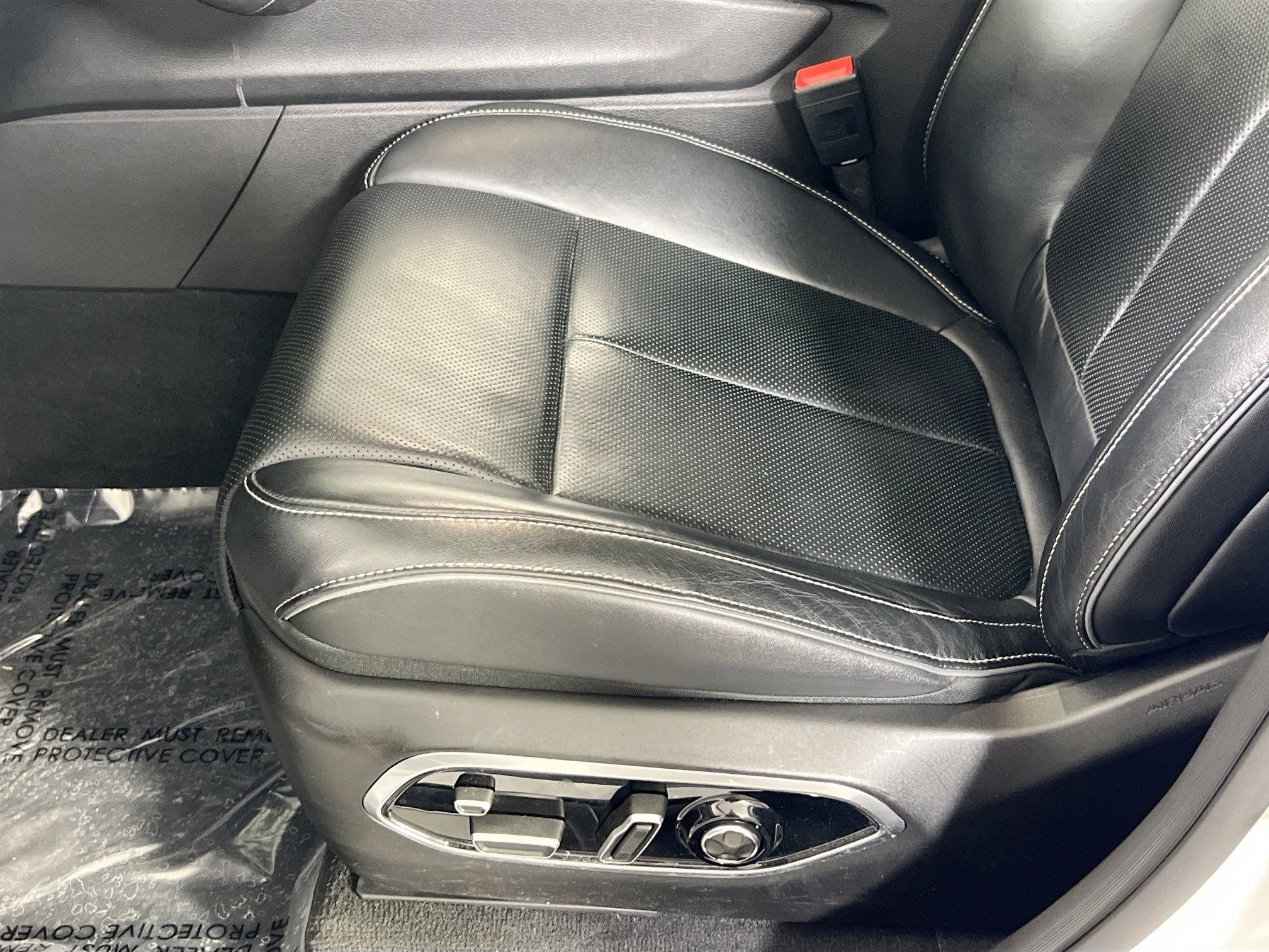 Used 2022 Jeep Grand Cherokee Overland w/ Luxury Tech Group IV image 18