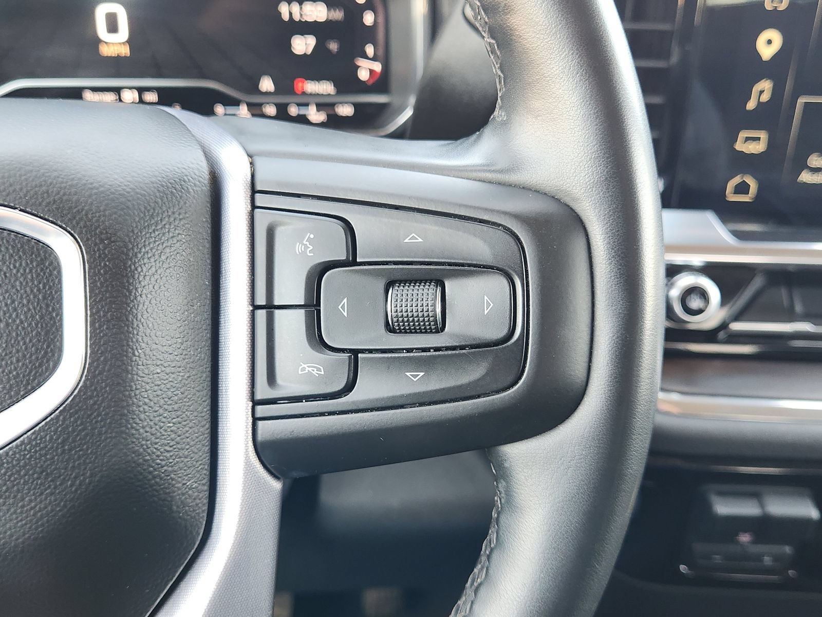 Used 2025 GMC Sierra 1500 SLT RWD image 34