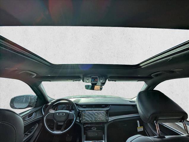 New 2026 Jeep Grand Cherokee Limited w/ Limited Altitude Package image 15