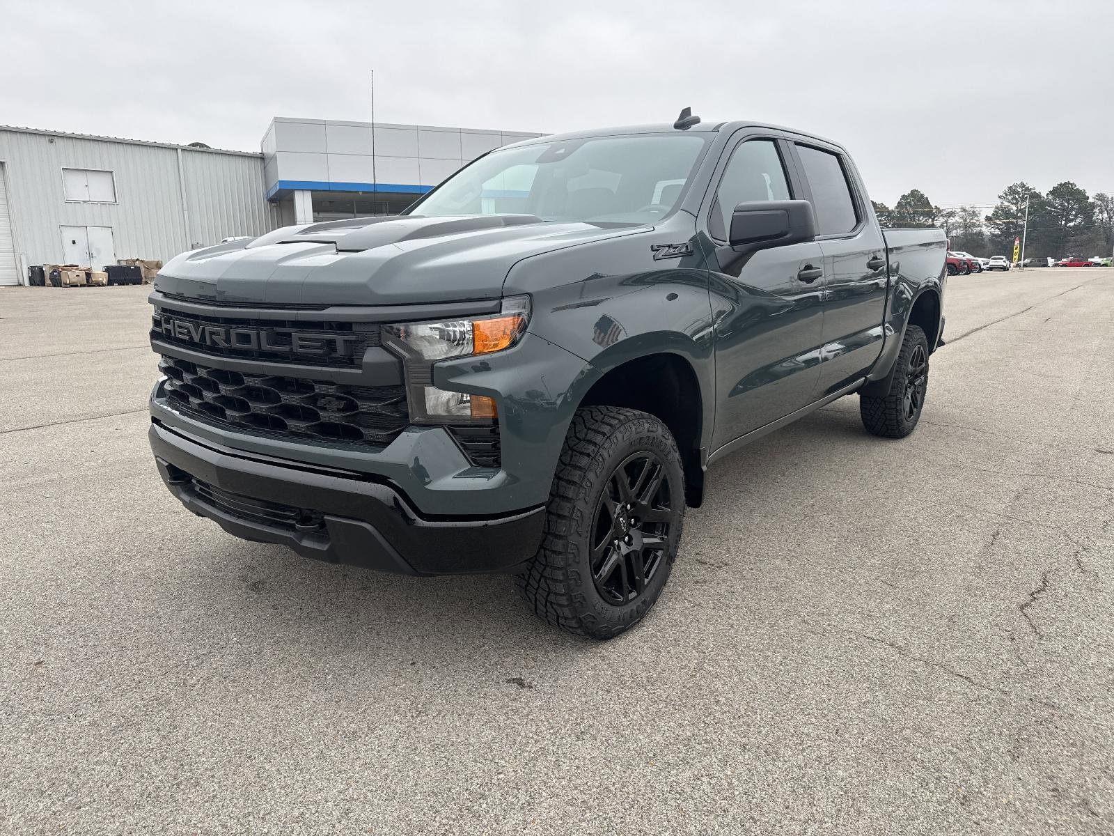 New 2026 Chevrolet Silverado 1500 Custom Trail Boss w/ Dark Appearance Package