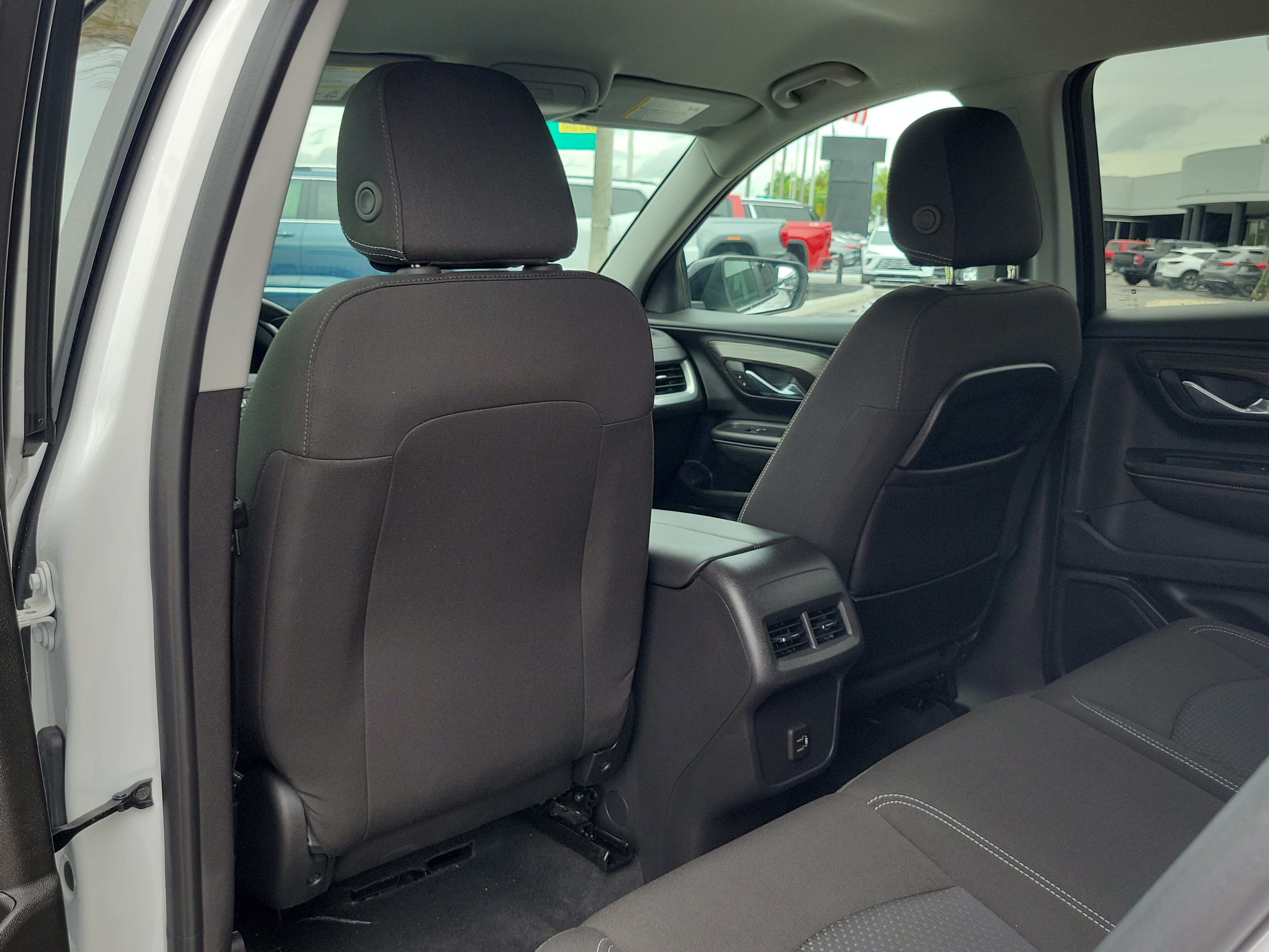 Used 2024 GMC Terrain SLE w/ Driver Convenience Package FWD image 14