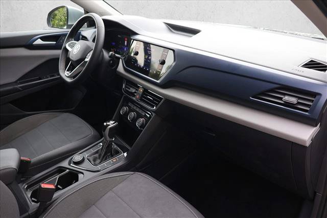 Used 2023 Volkswagen Taos SE w/ Panoramic Sunroof Package AWD/4WD image 27