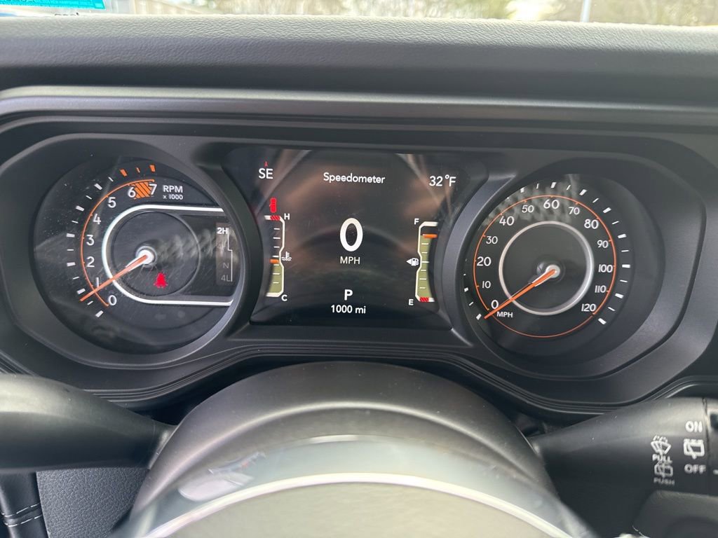 Certified 2025 Jeep Wrangler Sahara AWD/4WD image 11