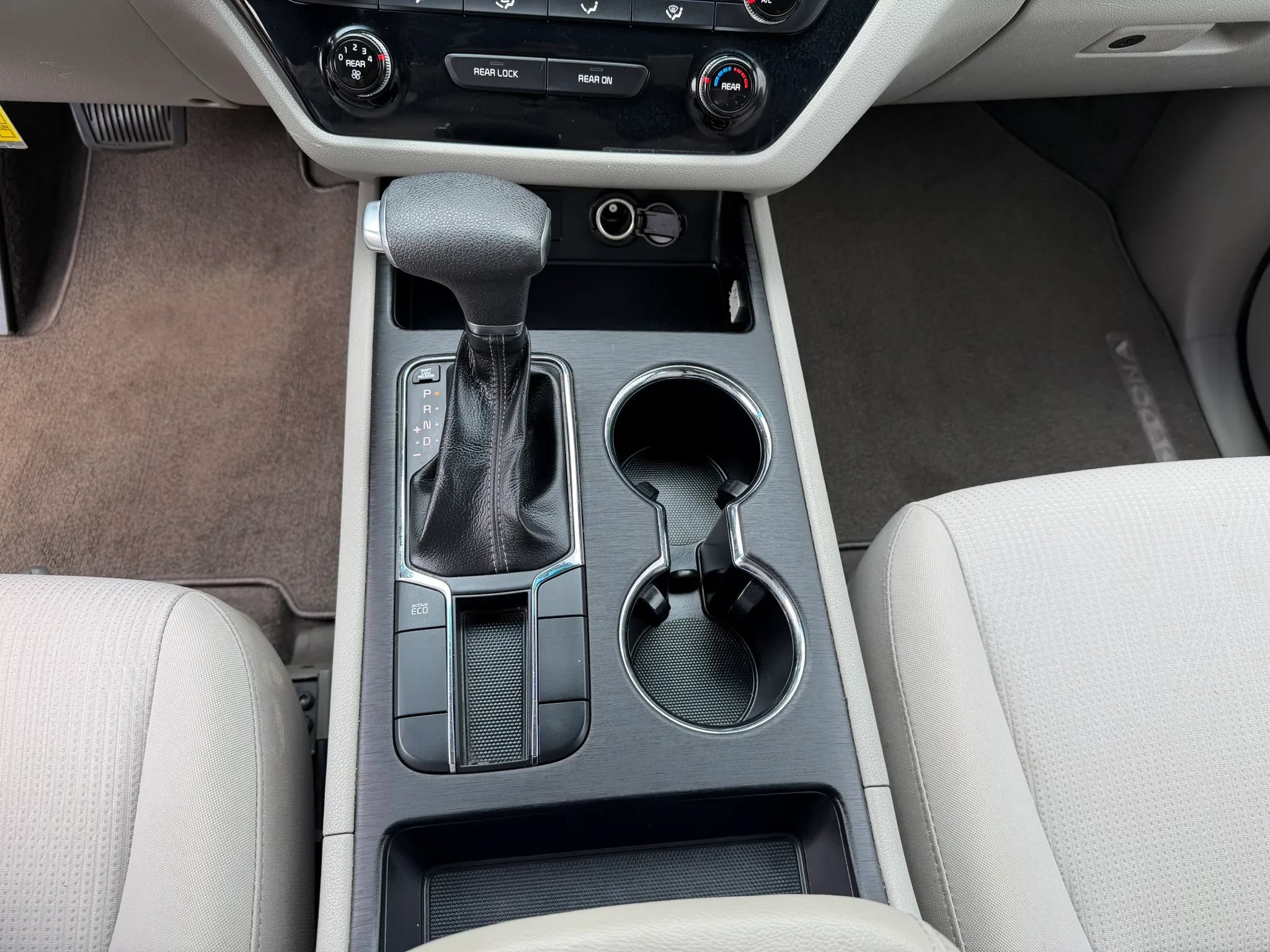 Used 2019 Kia Sedona LX FWD image 28