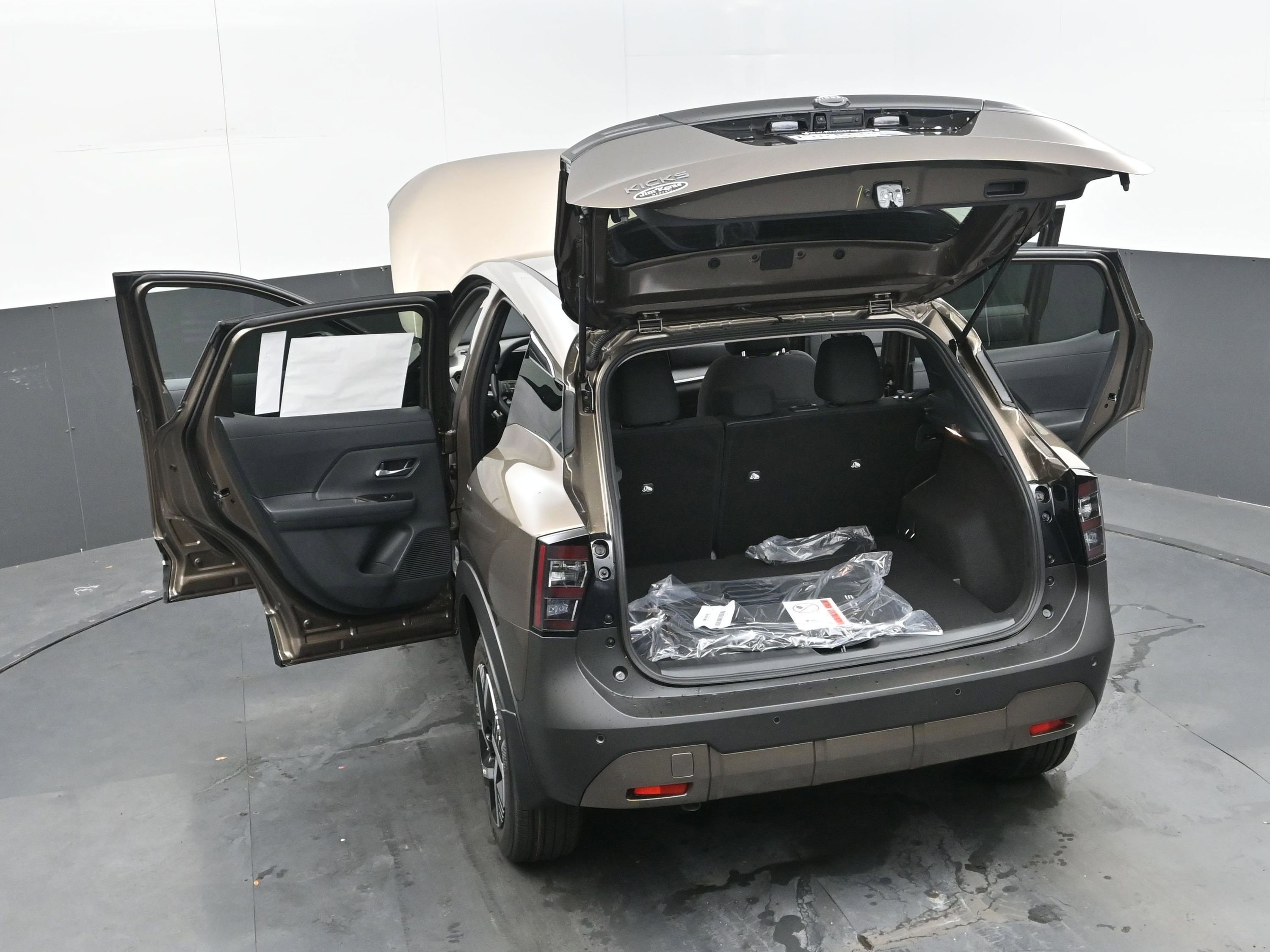 Certified 2025 Nissan Kicks SV image 43