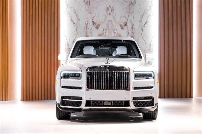 Used 2023 Rolls-Royce Cullinan w/ Cullinan Package AWD/4WD image 2