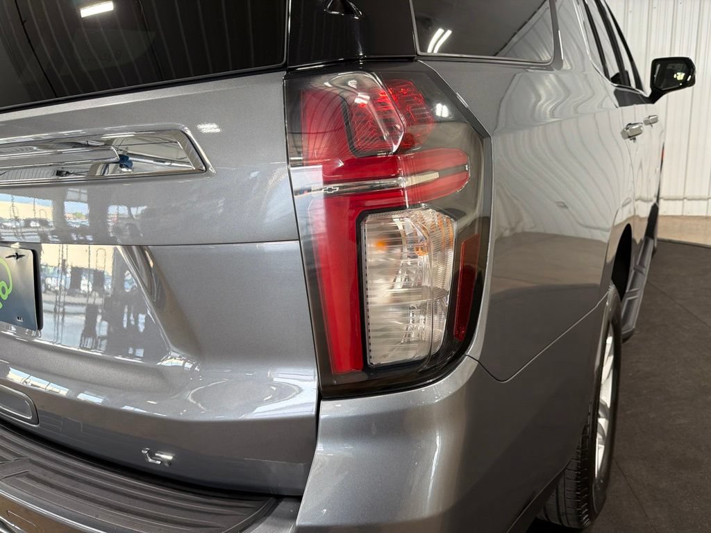 Certified 2021 Chevrolet Tahoe LT w/ Luxury Package AWD/4WD image 16