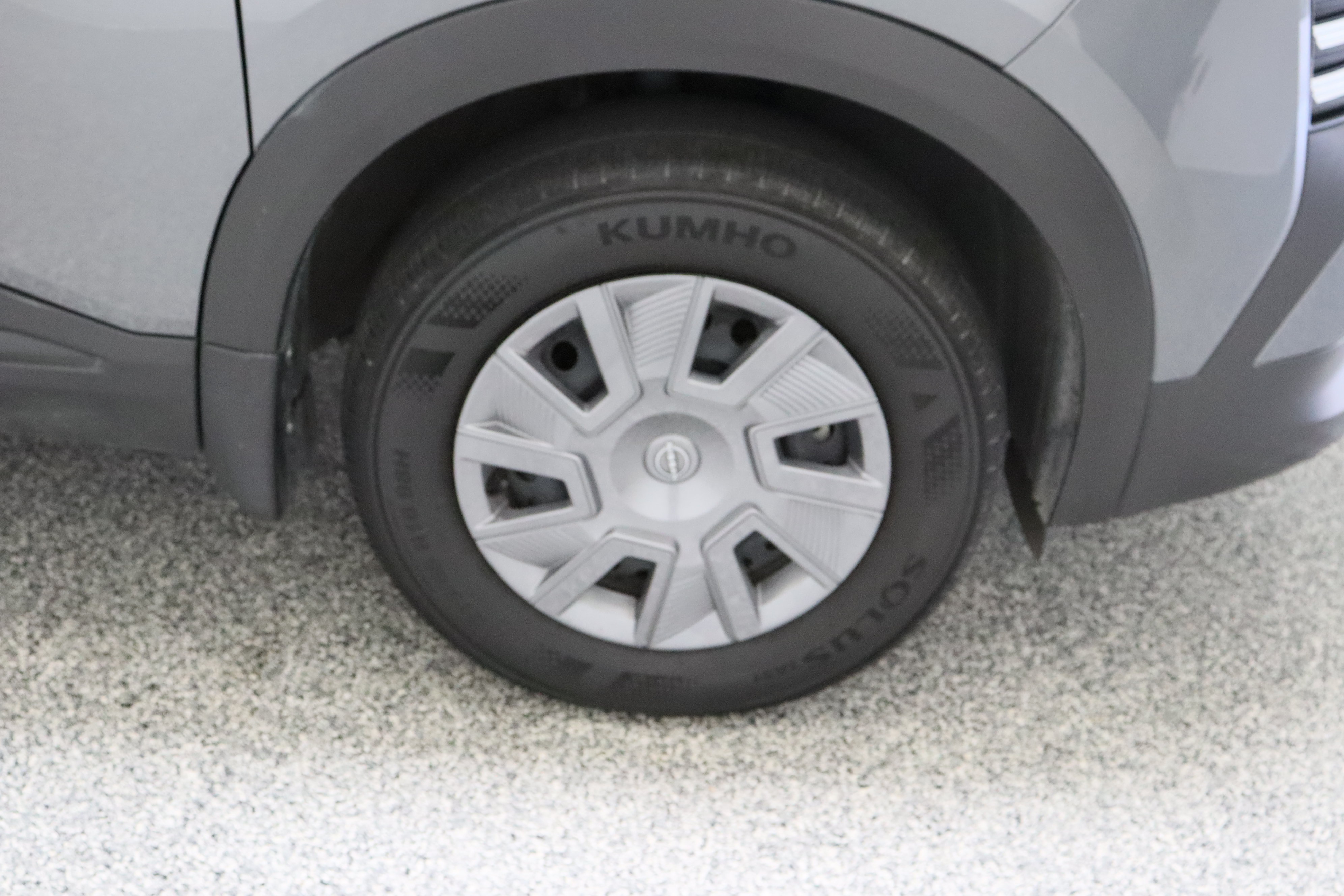 Used 2025 Nissan Kicks S FWD image 5