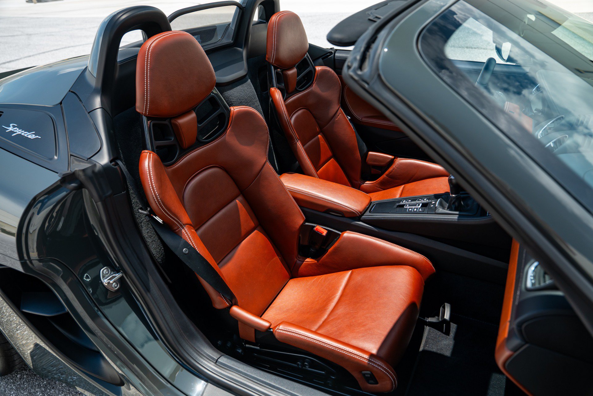 Used 2023 Porsche 718 Boxster Spyder RWD image 17