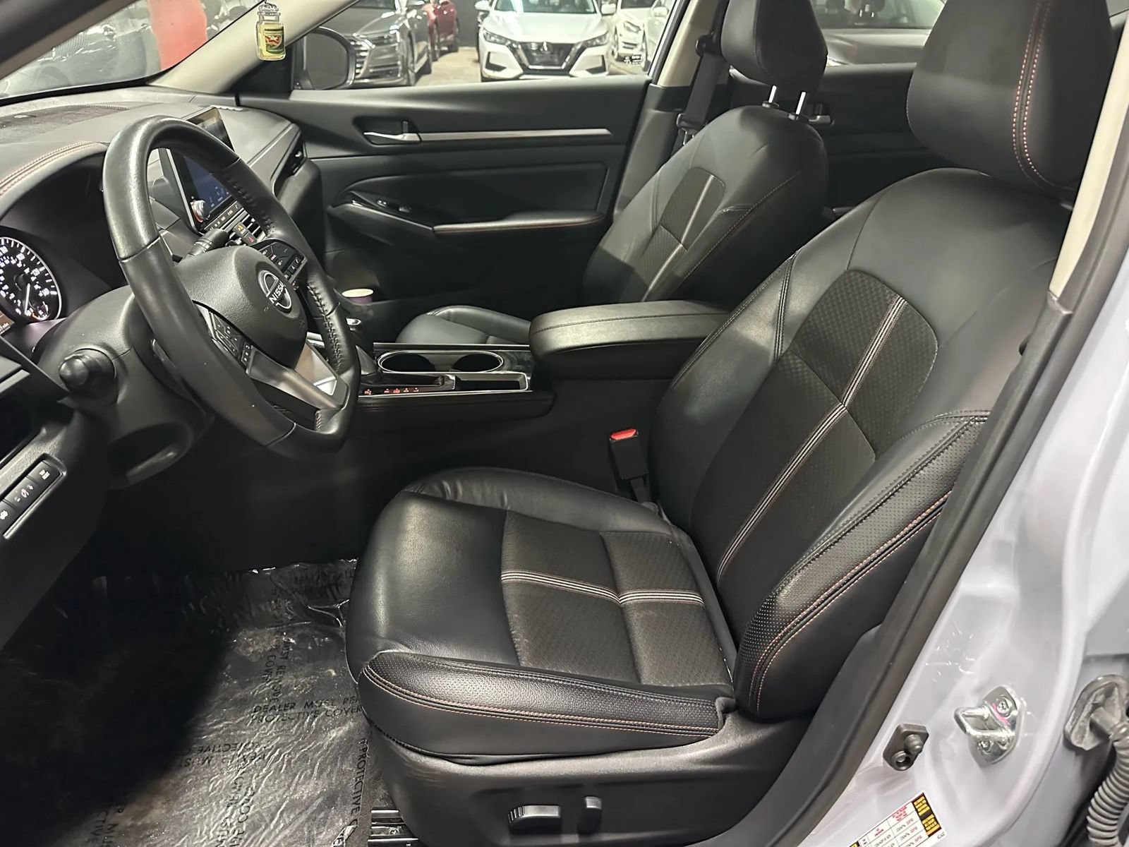 Used 2024 Nissan Altima 2.5 SR FWD image 12