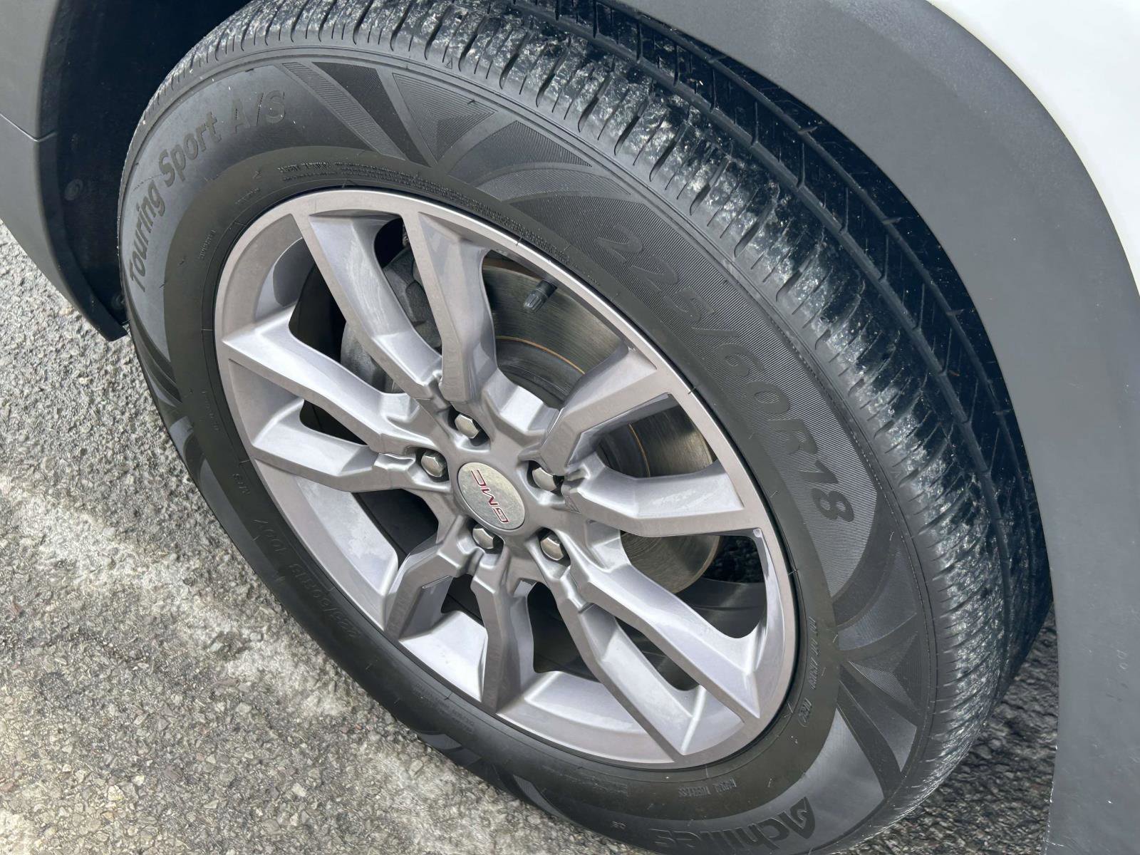 Used 2023 GMC Terrain SLT image 9