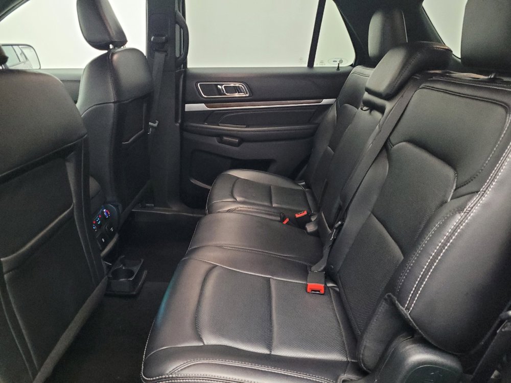 Used 2019 Ford Explorer Limited w/ Ford Safe & Smart Package image 18