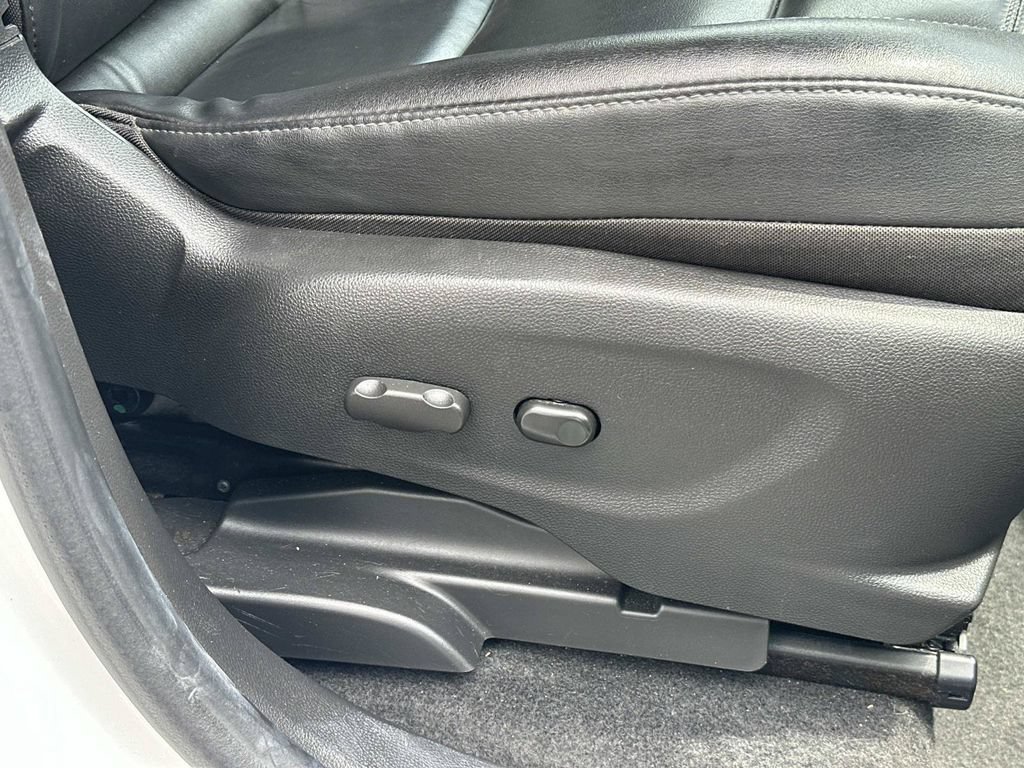 Used 2020 Buick Encore Essence AWD/4WD image 31