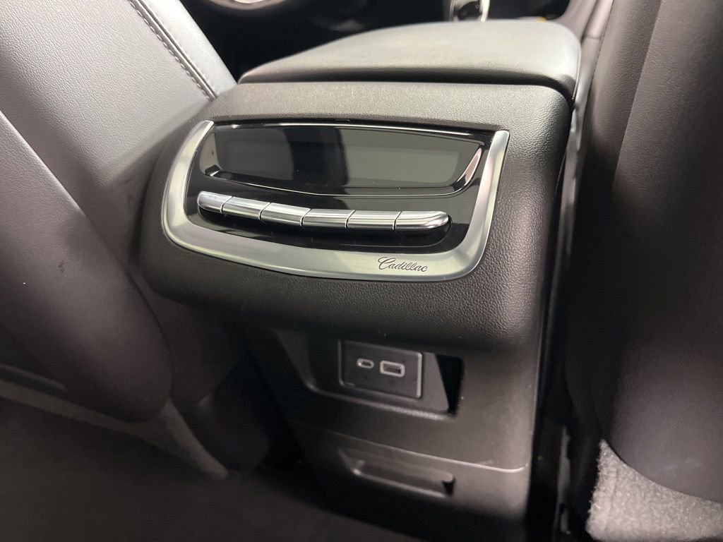 Used 2020 Cadillac XT6 Premium Luxury w/ LPO, Floor Liner Package image 9