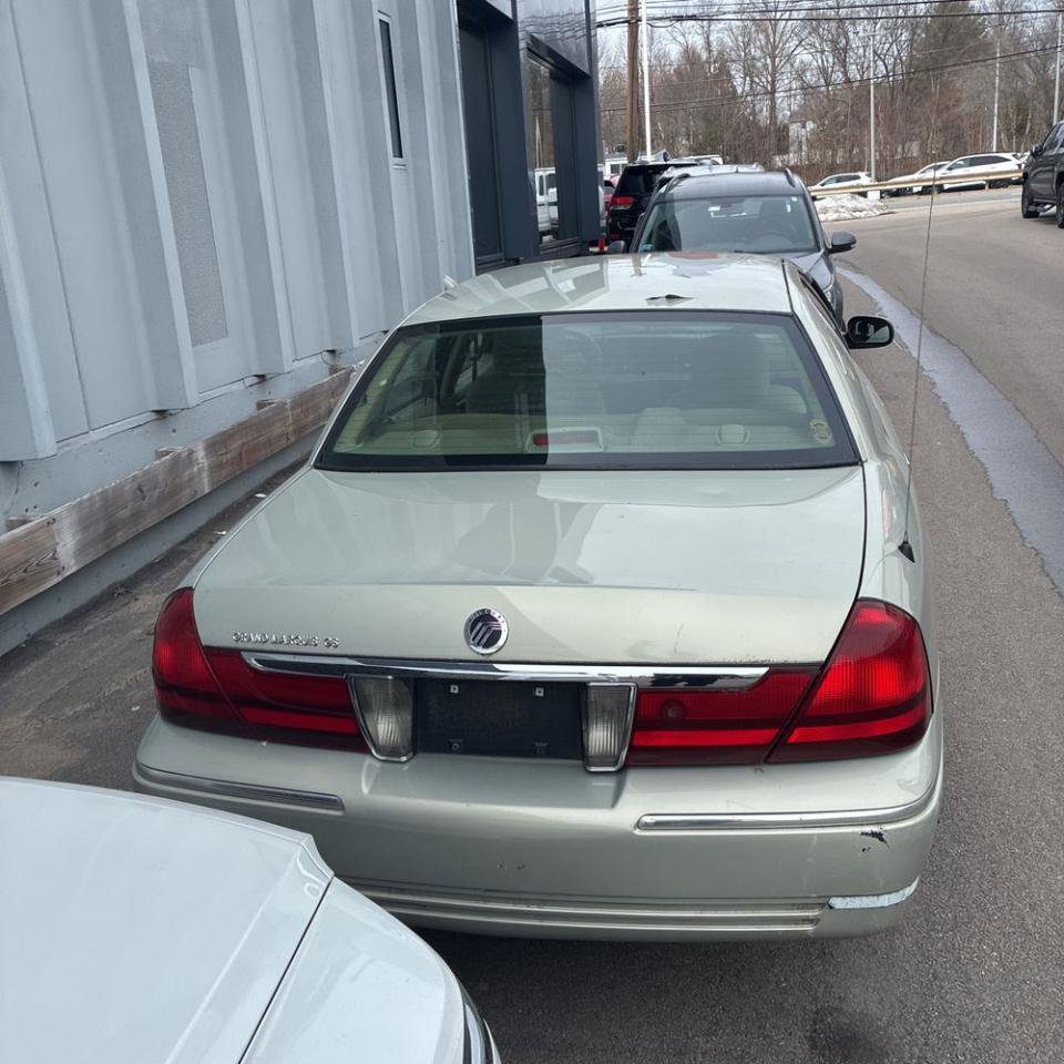 Used 2005 Mercury Grand Marquis GS RWD image 12