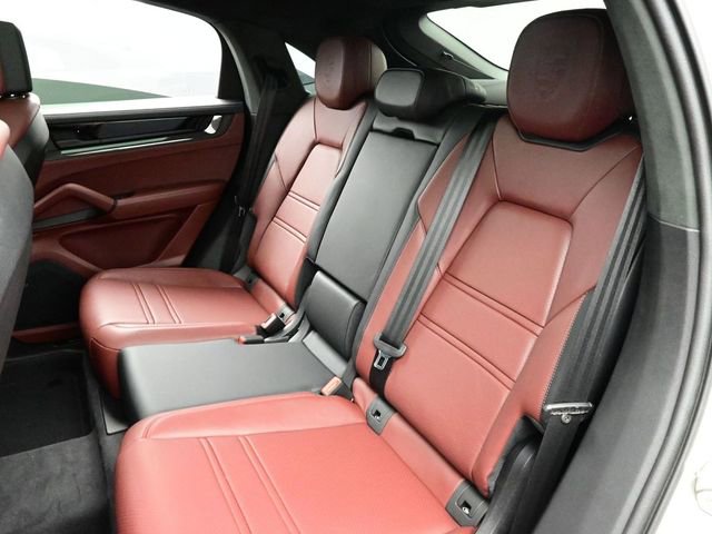 New 2026 Porsche Cayenne GTS image 14