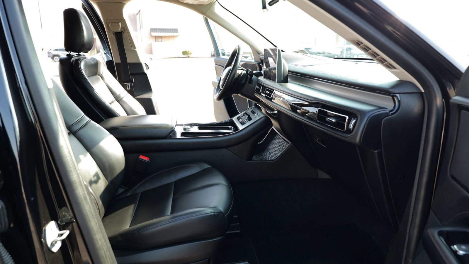 Used 2023 Lincoln Aviator AWD image 27