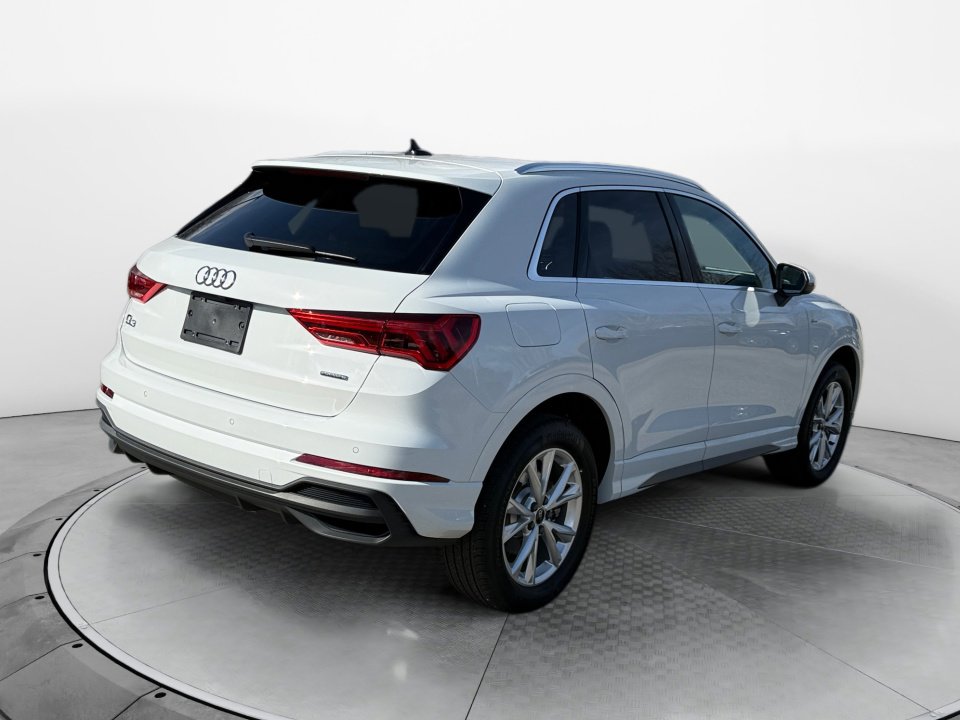 Certified 2025 Audi Q3 2.0T Premium Plus w/ Premium Plus Package image 7