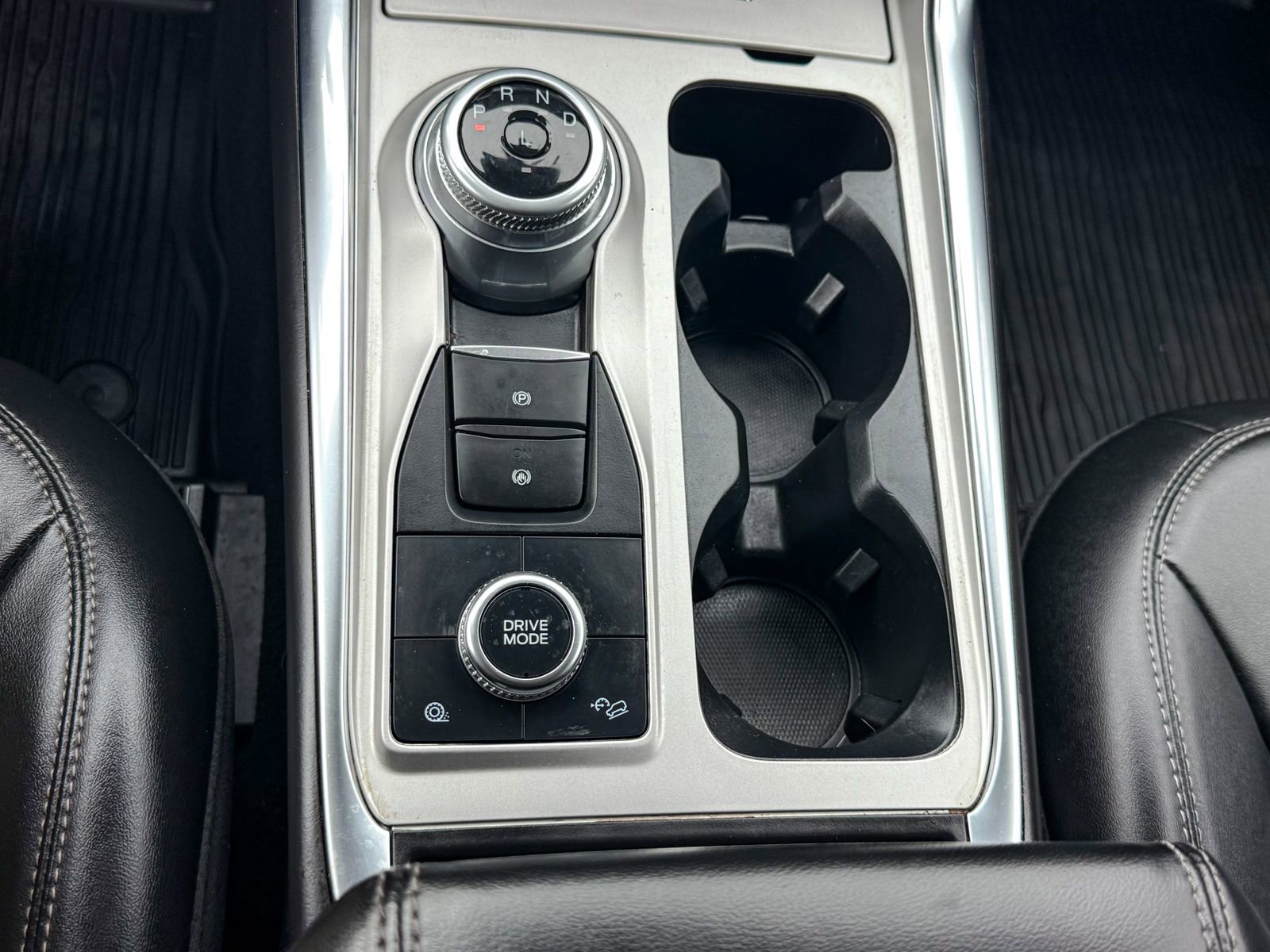 Certified 2022 Ford Explorer XLT w/ Equipment Group 202A image 31