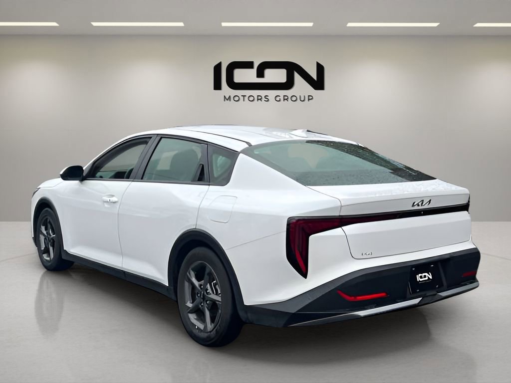 Used 2025 Kia K4 LXS FWD image 3