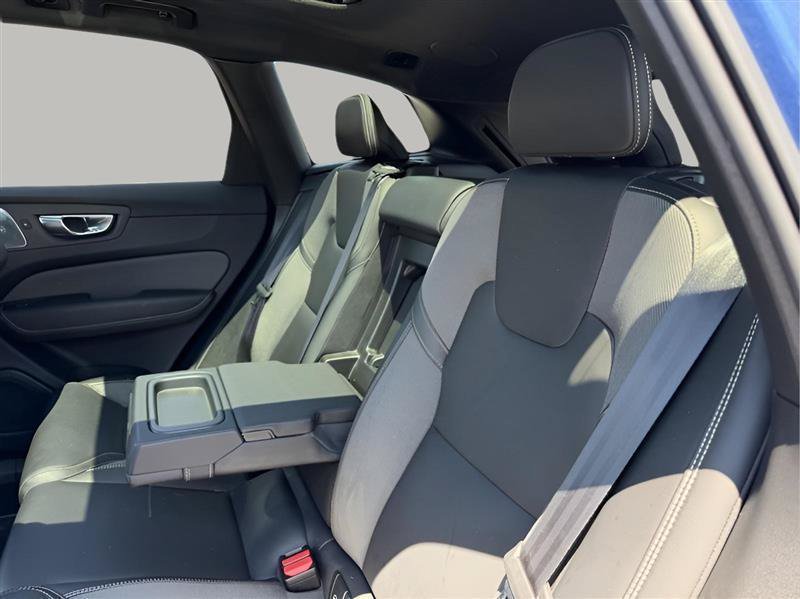 Used 2021 Volvo XC60 T5 R-Design w/ Advanced Package FWD image 26