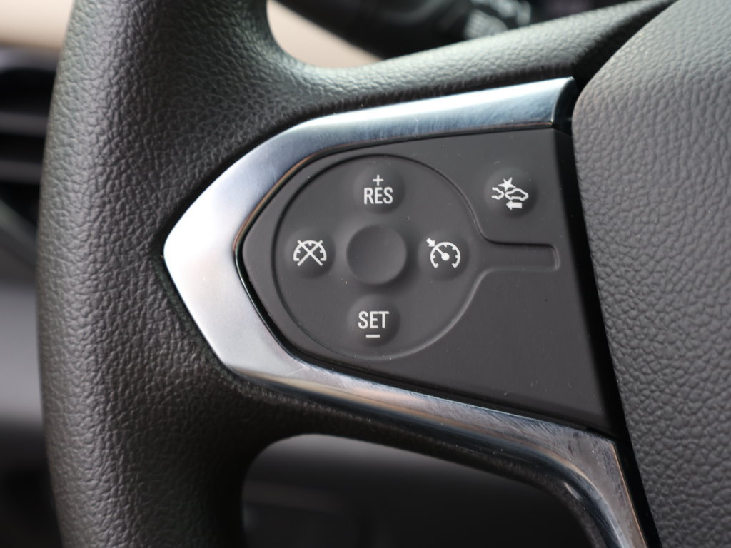 Used 2023 Chevrolet Traverse LS FWD image 31