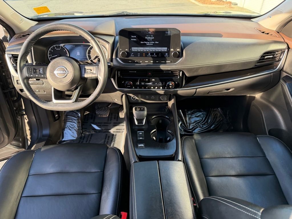 Used 2023 Nissan Rogue SL w/ SL Premium Package image 14