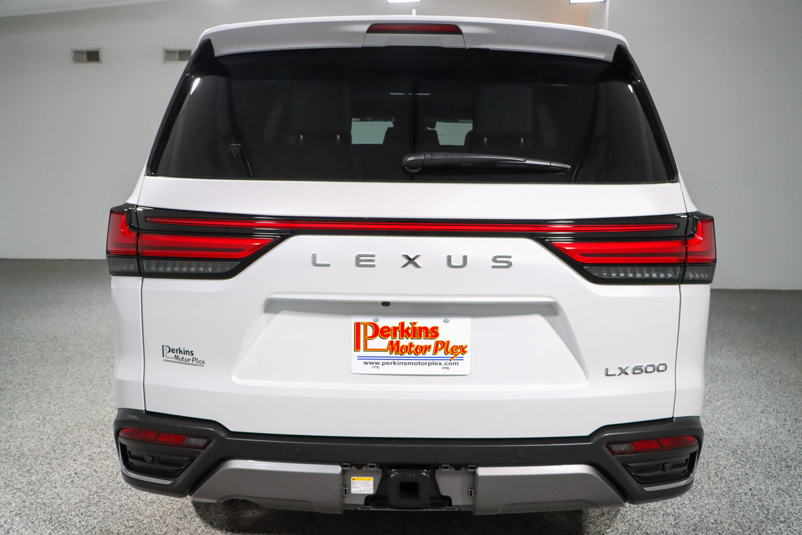 Used 2024 Lexus LX 600 4WD w/ Interior Upgrade Package image 8