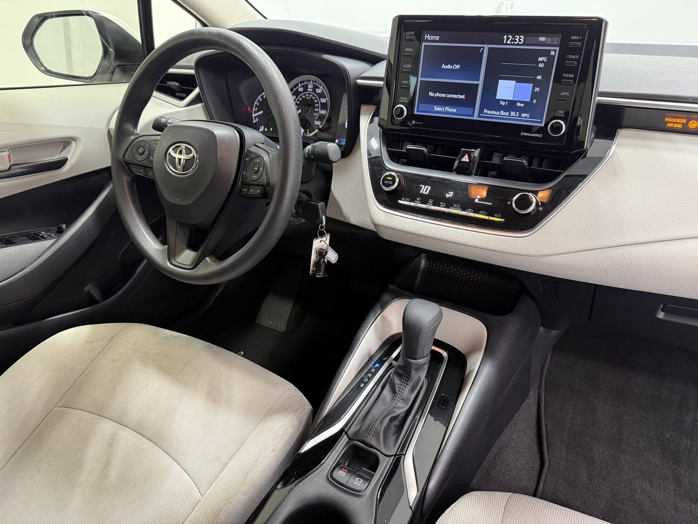 Used 2022 Toyota Corolla LE w/ Carpet Mat Package (TMS) image 35