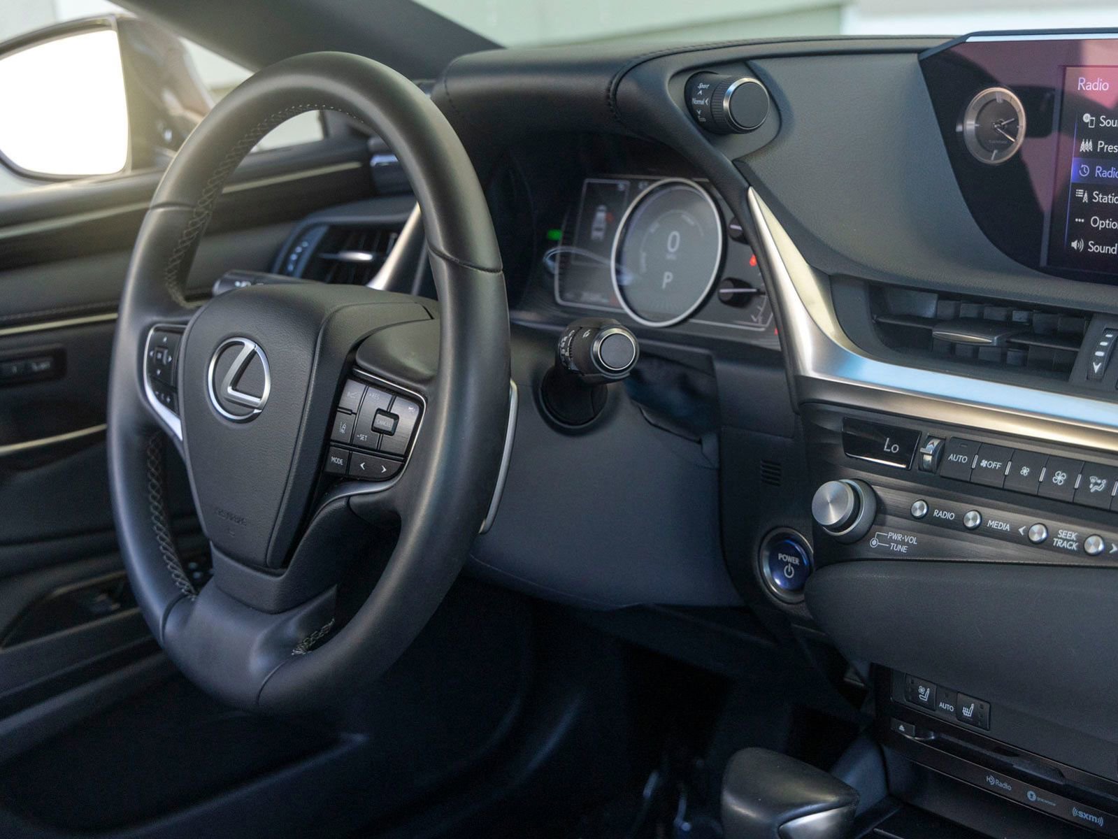 Used 2021 Lexus ES 300h w/ Premium Package image 29