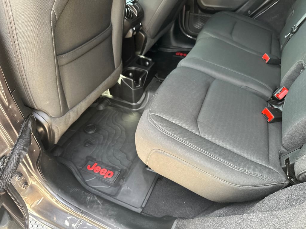 Used 2021 Jeep Wrangler Unlimited Sport AWD/4WD image 33