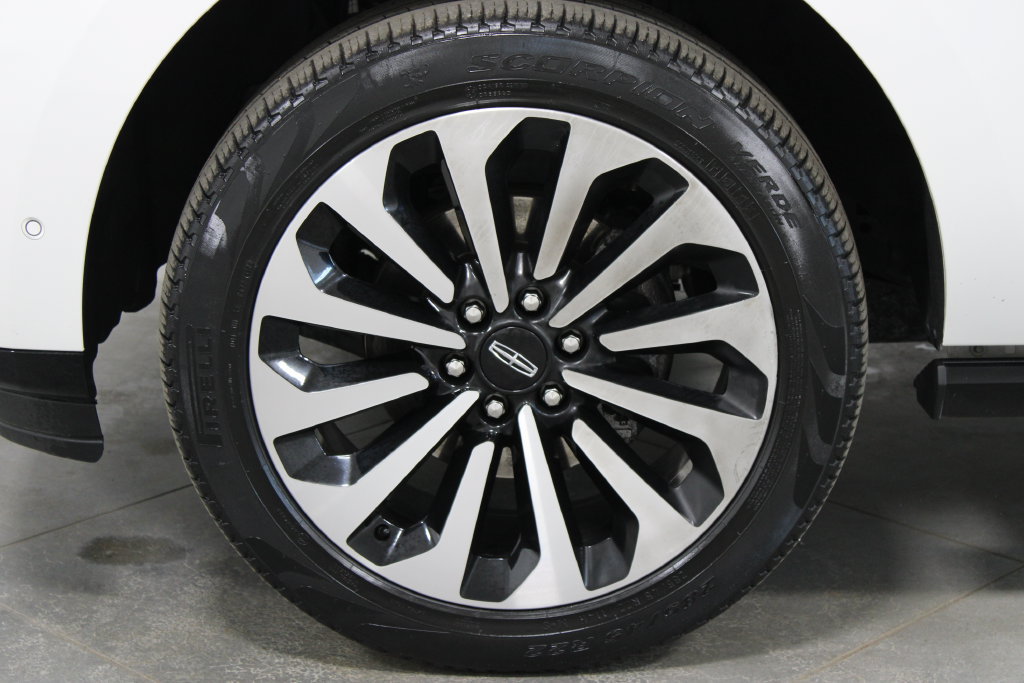 Used 2024 Lincoln Navigator L Reserve AWD/4WD image 21