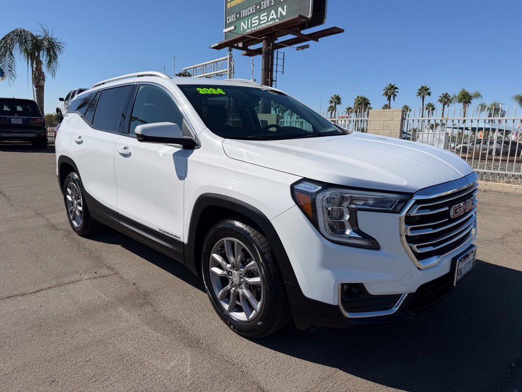 Used 2024 GMC Terrain SLT