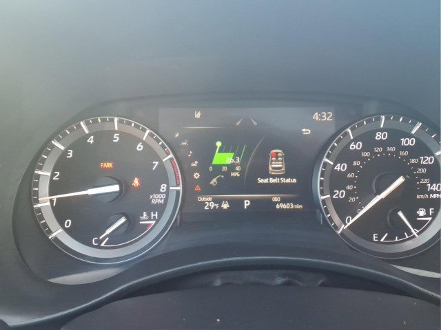 Used 2020 Toyota Highlander XLE image 25