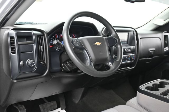 Used 2018 Chevrolet Silverado 1500 Custom w/ Custom Value Package RWD image 15