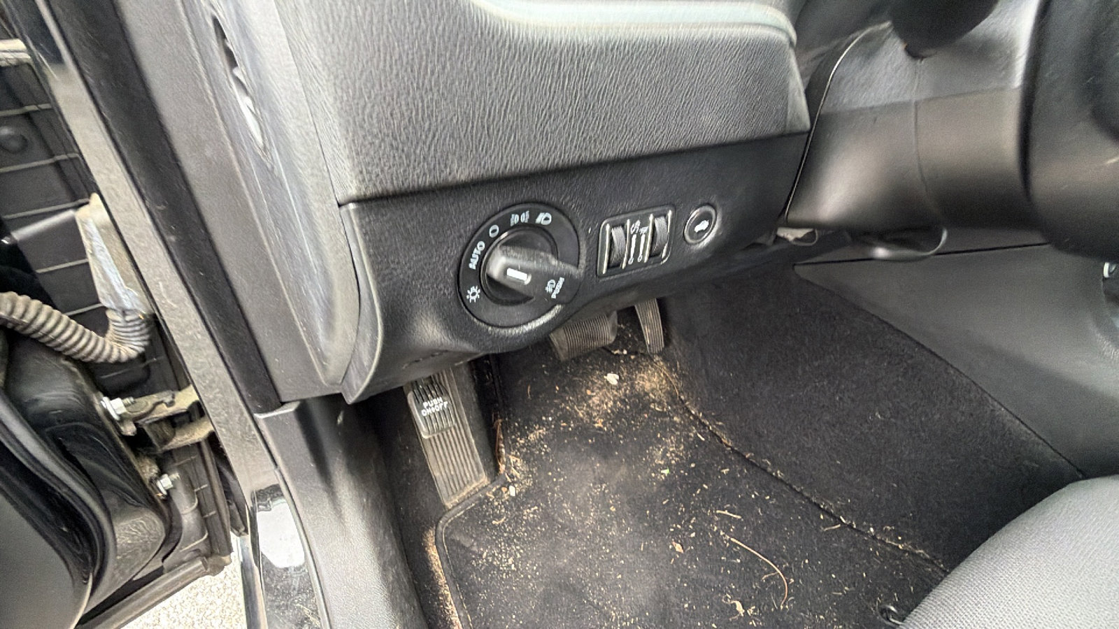 Used 2022 Dodge Charger SXT w/ Driver Convenience Group image 25