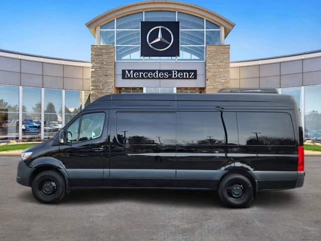 Used 2024 Mercedes-Benz Sprinter 2500 image 2