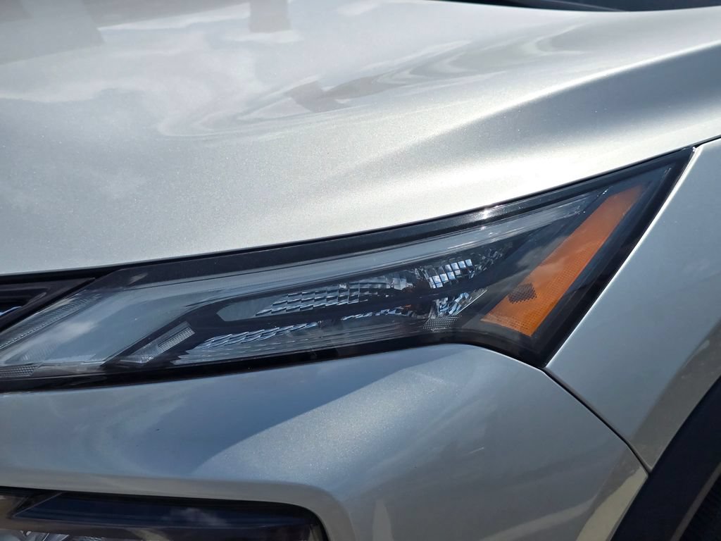 Used 2025 Nissan Rogue SV FWD image 21